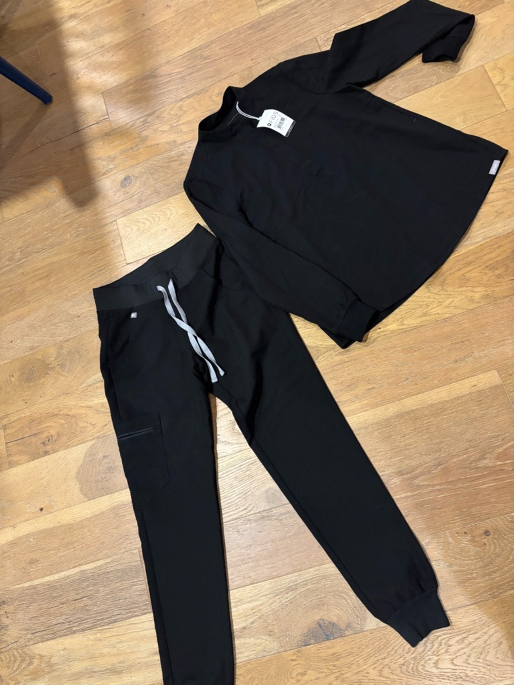 Figs long sleeve NWT scrubs set